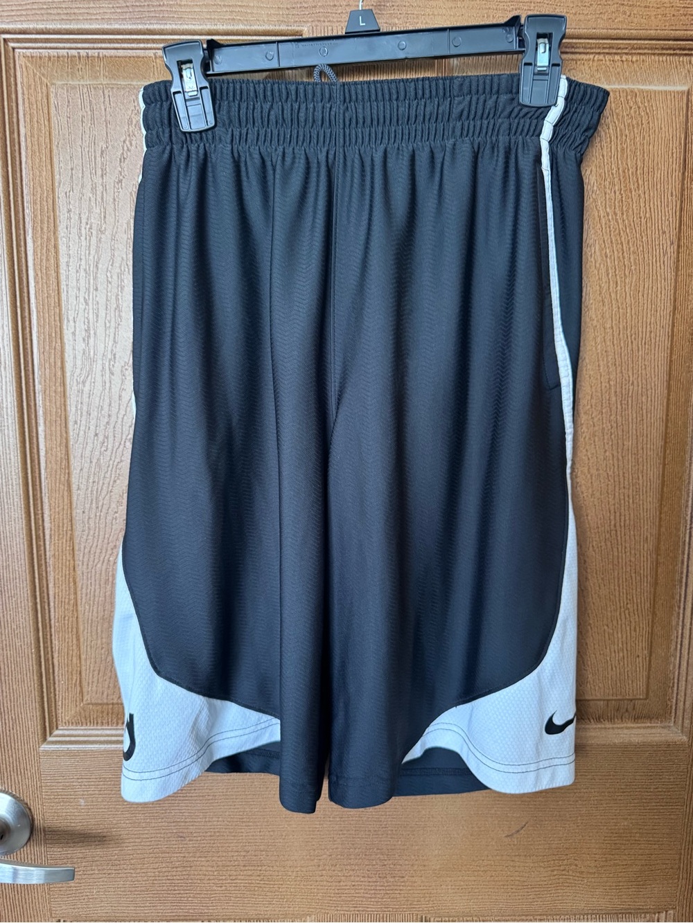 Nike KD Youth Black and White Athletic Shorts size Large